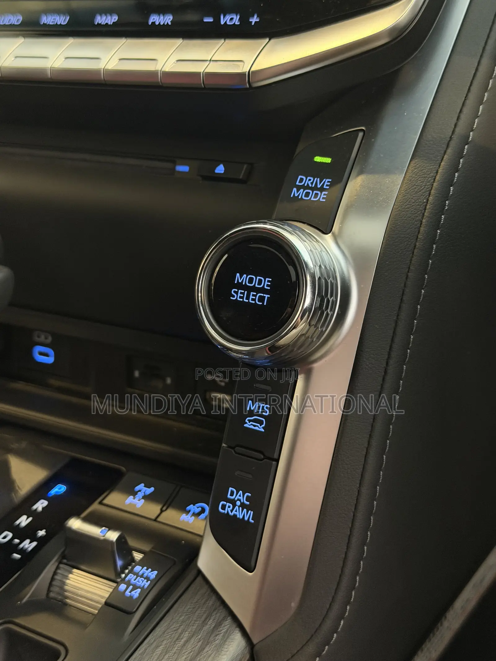 Toyota Land Cruiser LC300 2021 White
