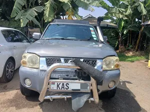 Nissan Hardbody 2003 Gray