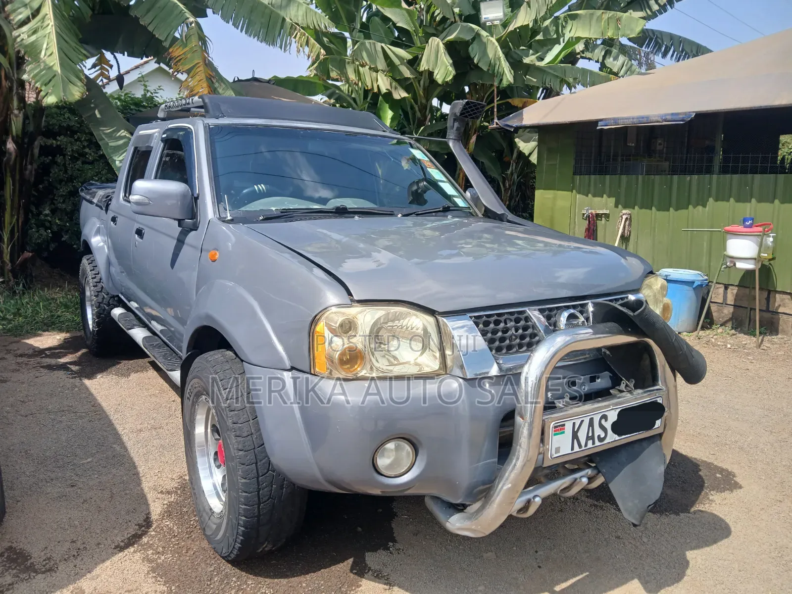 Nissan Hardbody 2003 Gray