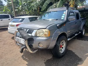Nissan Hardbody 2003 Gray