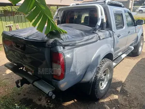 Nissan Hardbody 2003 Gray