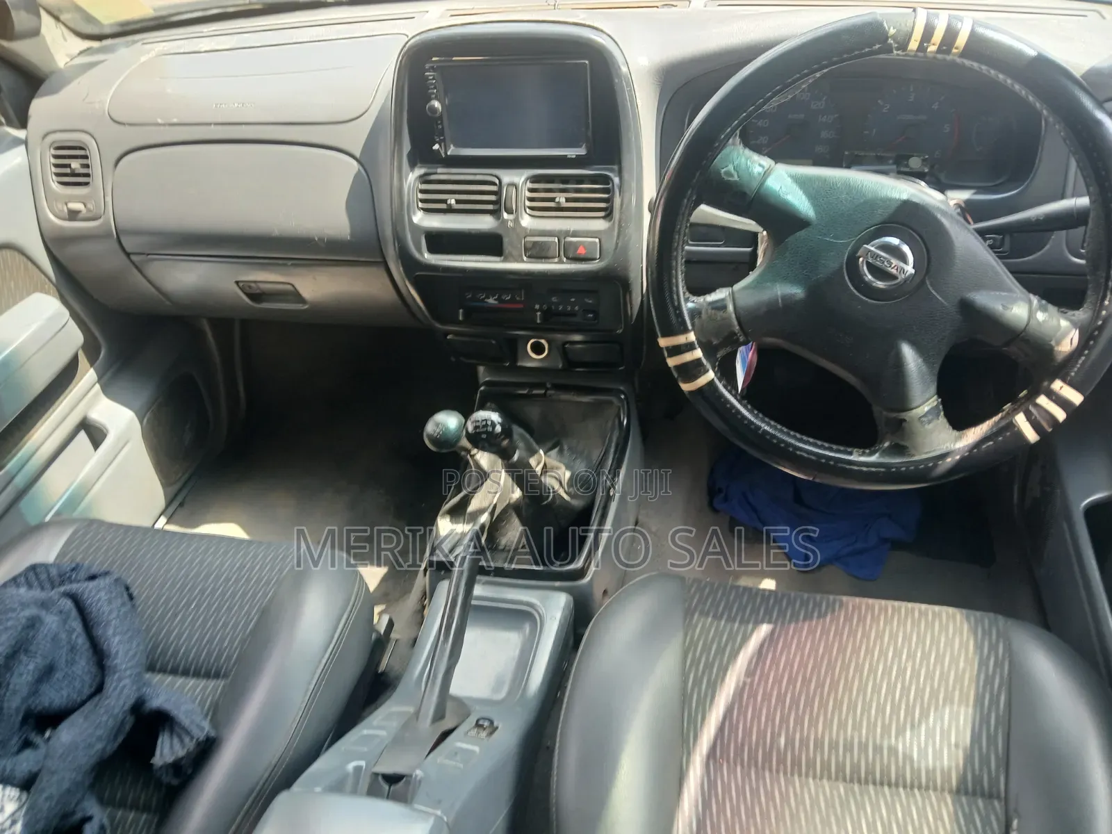 Nissan Hardbody 2003 Gray