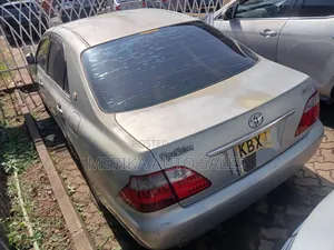Toyota Crown Royale 2005 Silver