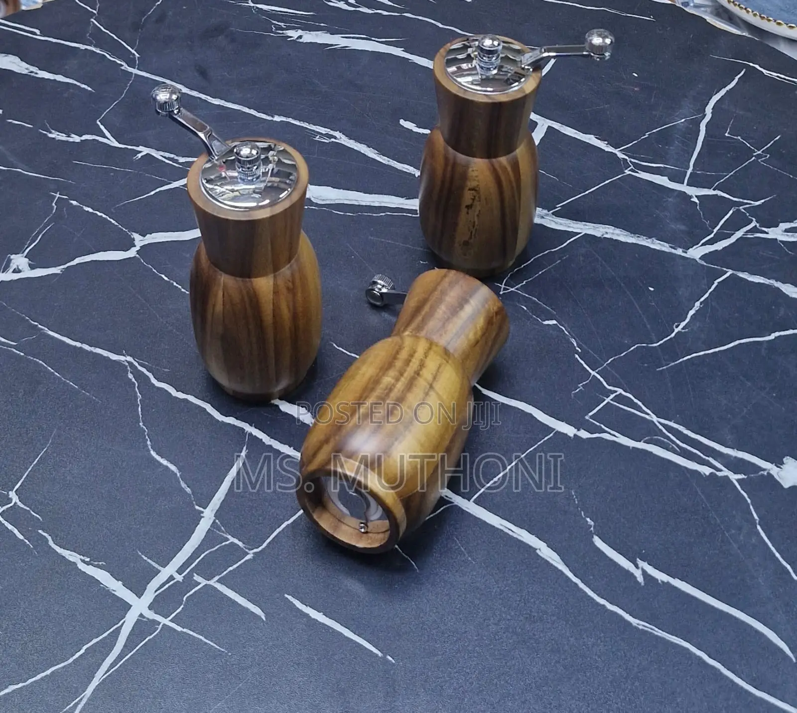Acacia Manual Salt Pepper Grinder Set
