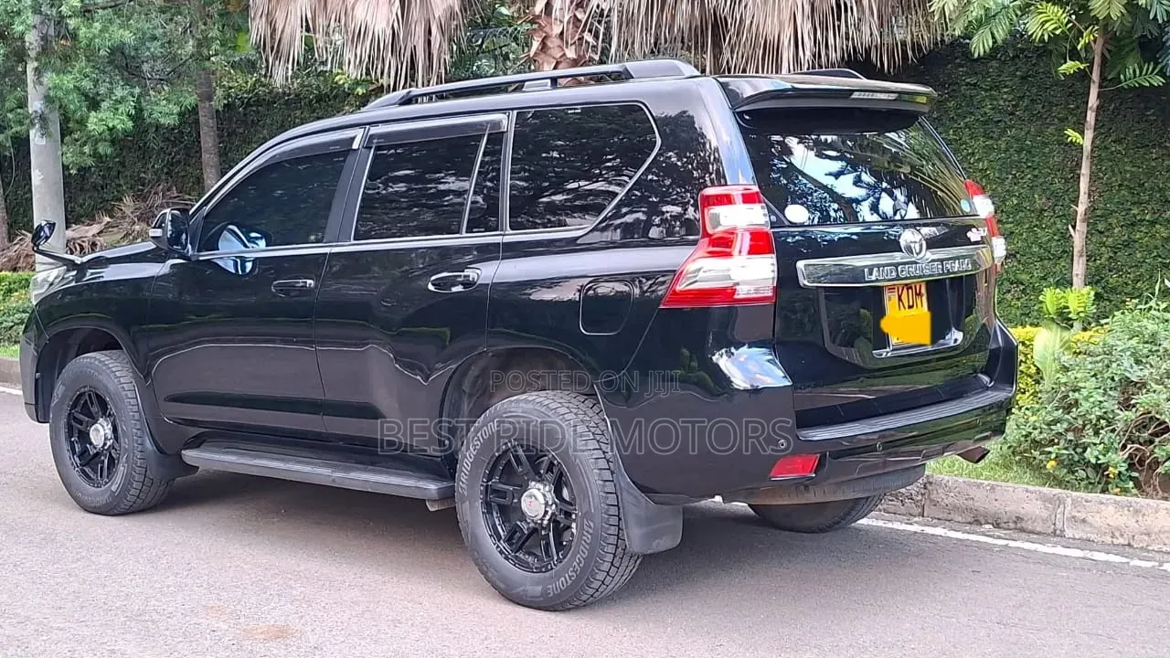 Toyota Land Cruiser Prado 2017 Black
