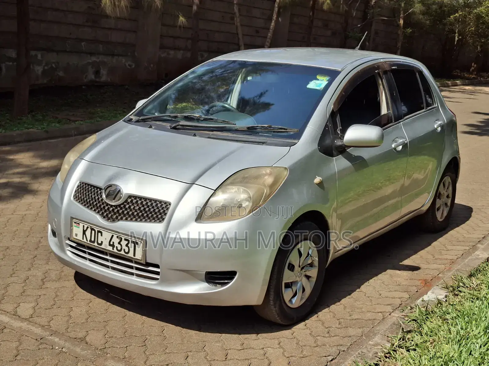 Toyota Vitz 2008 Silver