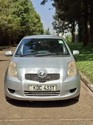 Toyota Vitz 2008 Silver