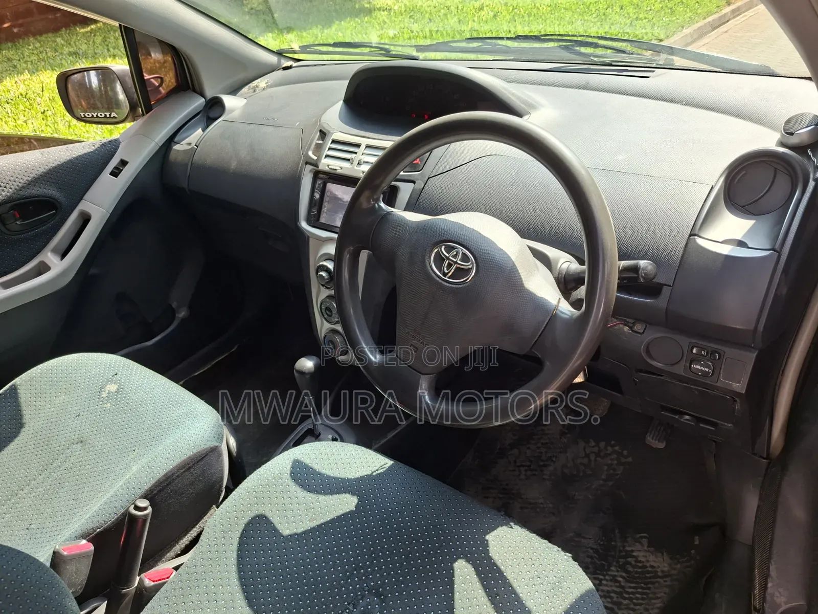 Toyota Vitz 2008 Silver