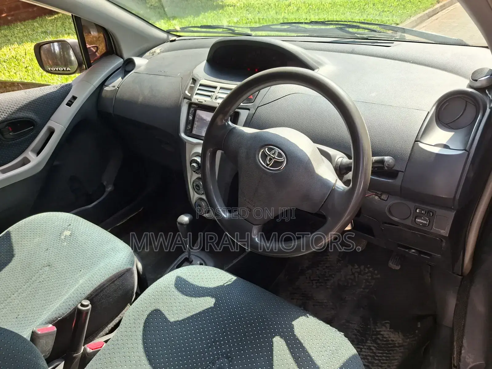 Toyota Vitz 2008 Silver