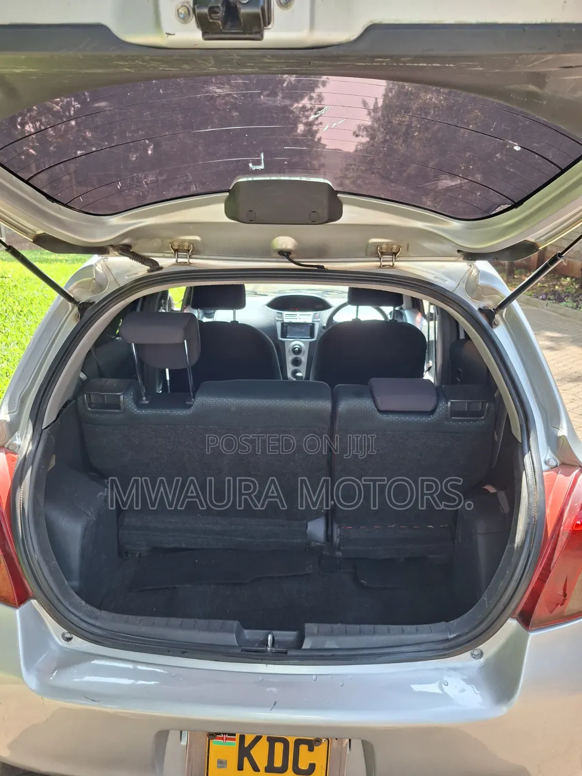 Toyota Vitz 2008 Silver
