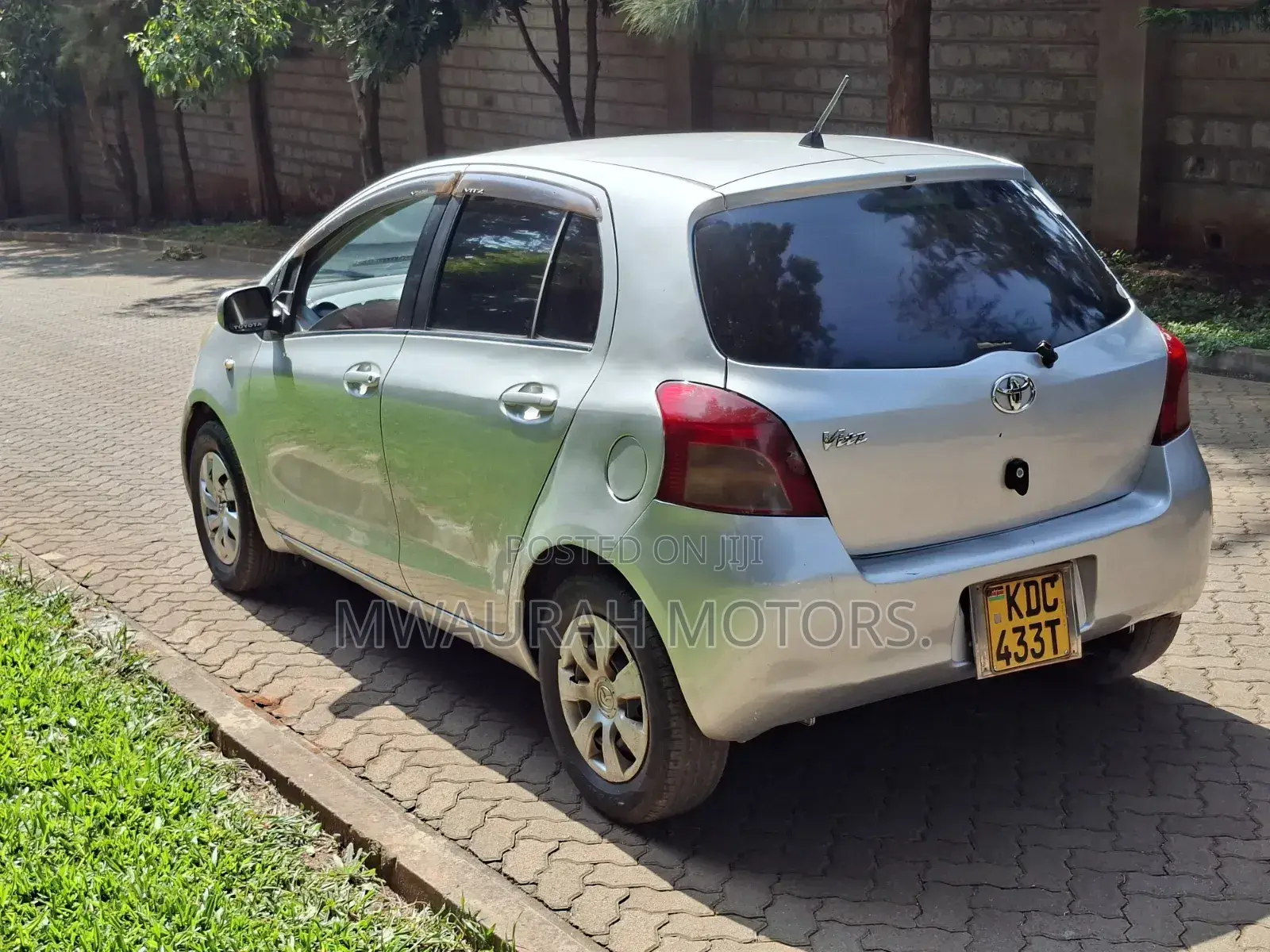 Toyota Vitz 2008 Silver