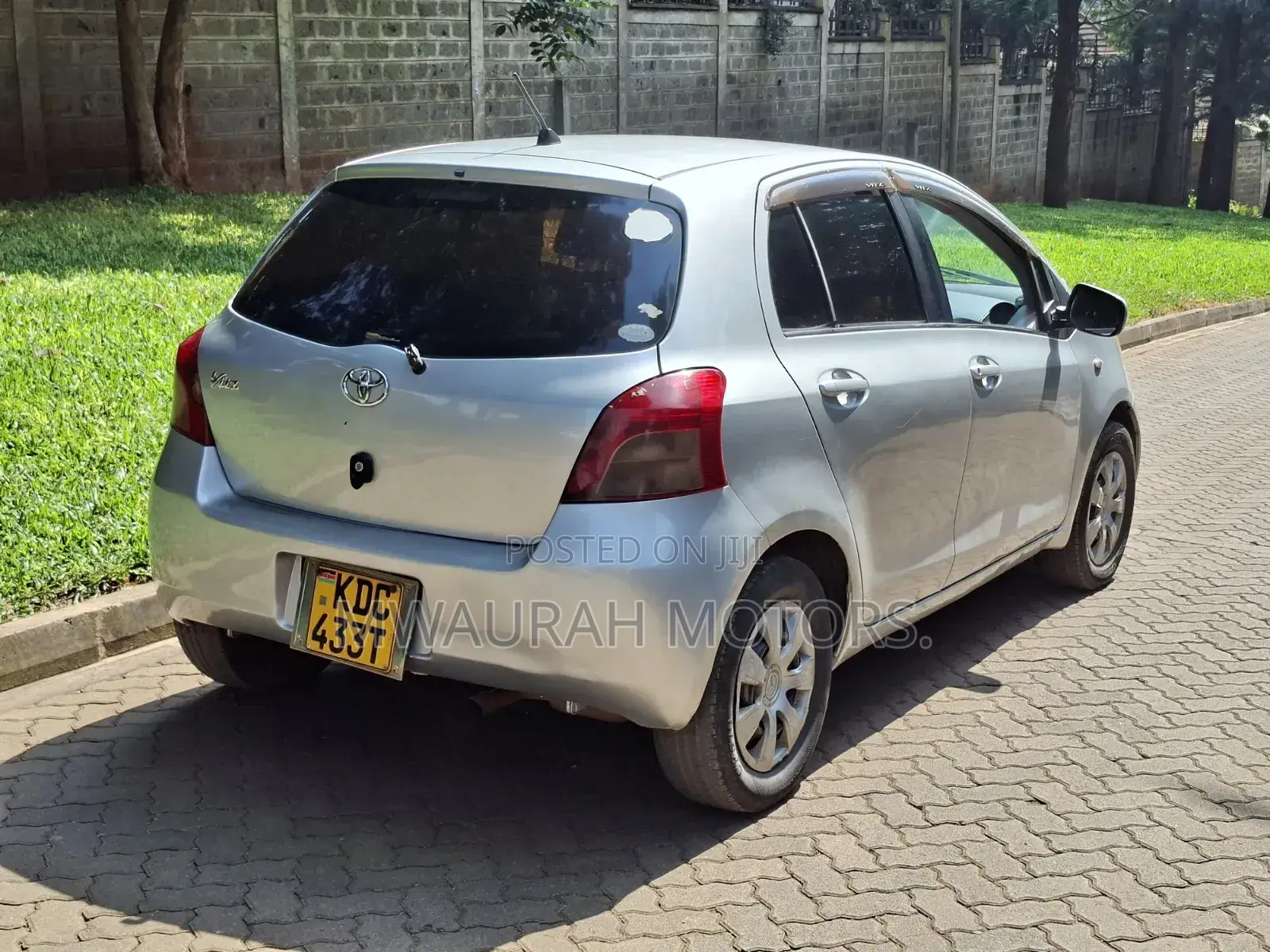 Toyota Vitz 2008 Silver