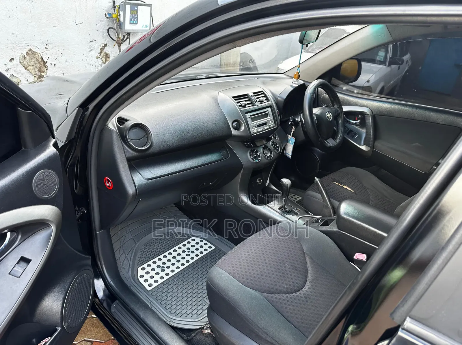 Toyota Vanguard 2010 Black