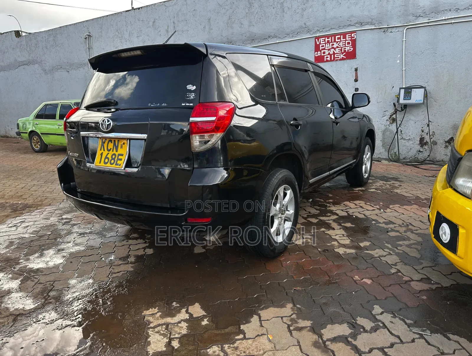 Toyota Vanguard 2010 Black