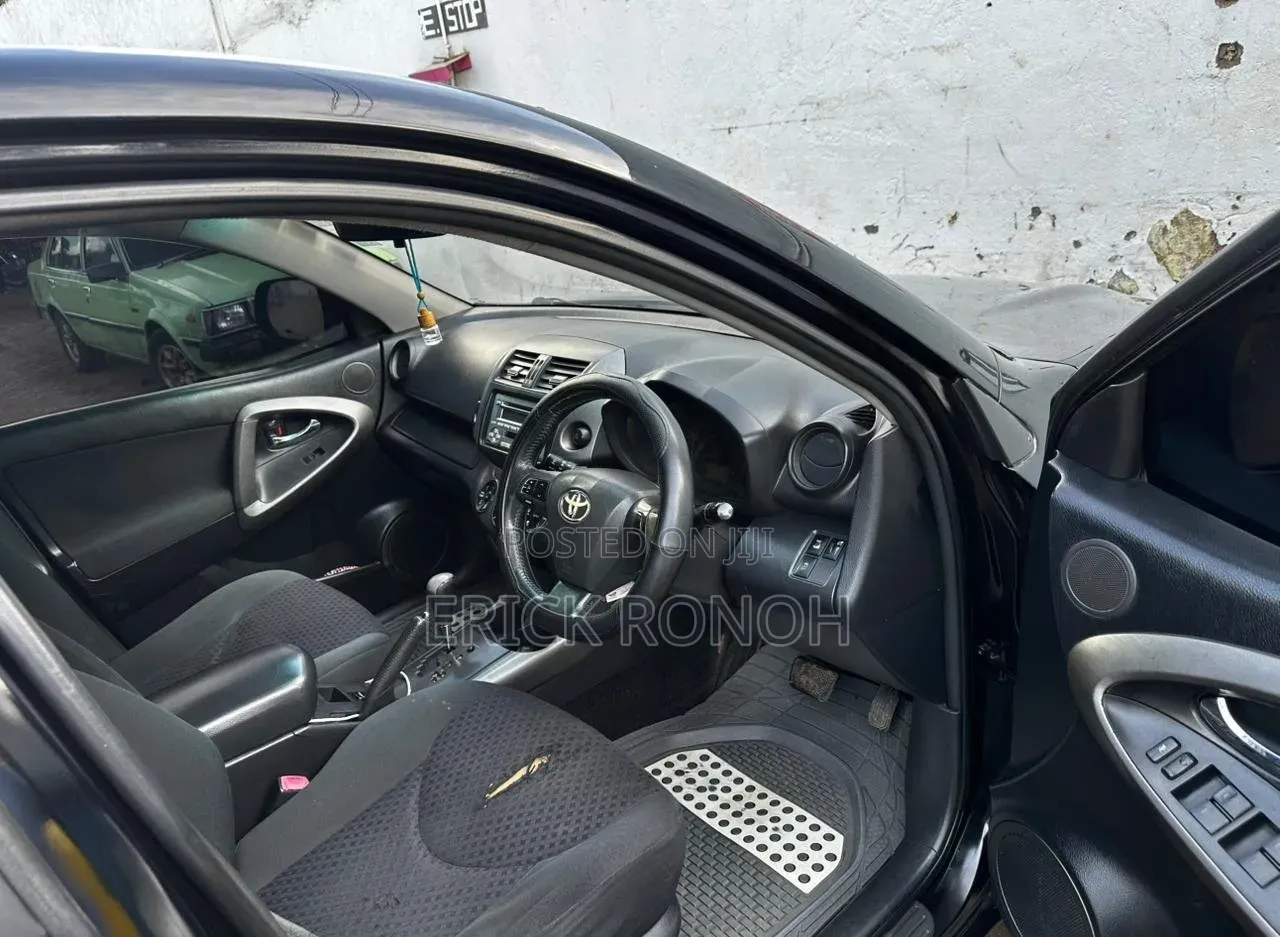 Toyota Vanguard 2010 Black