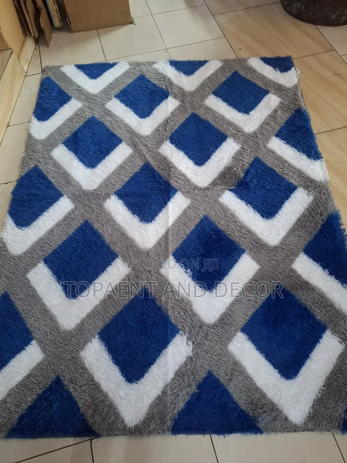 Soft and Beautiful Fluffy Carpet 7by8