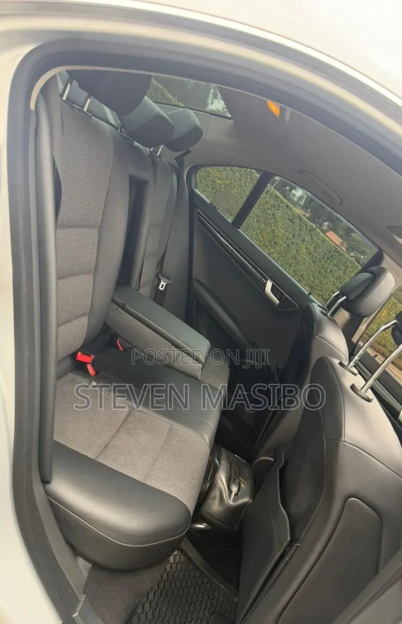 Mercedes-Benz C200 2013 Silver