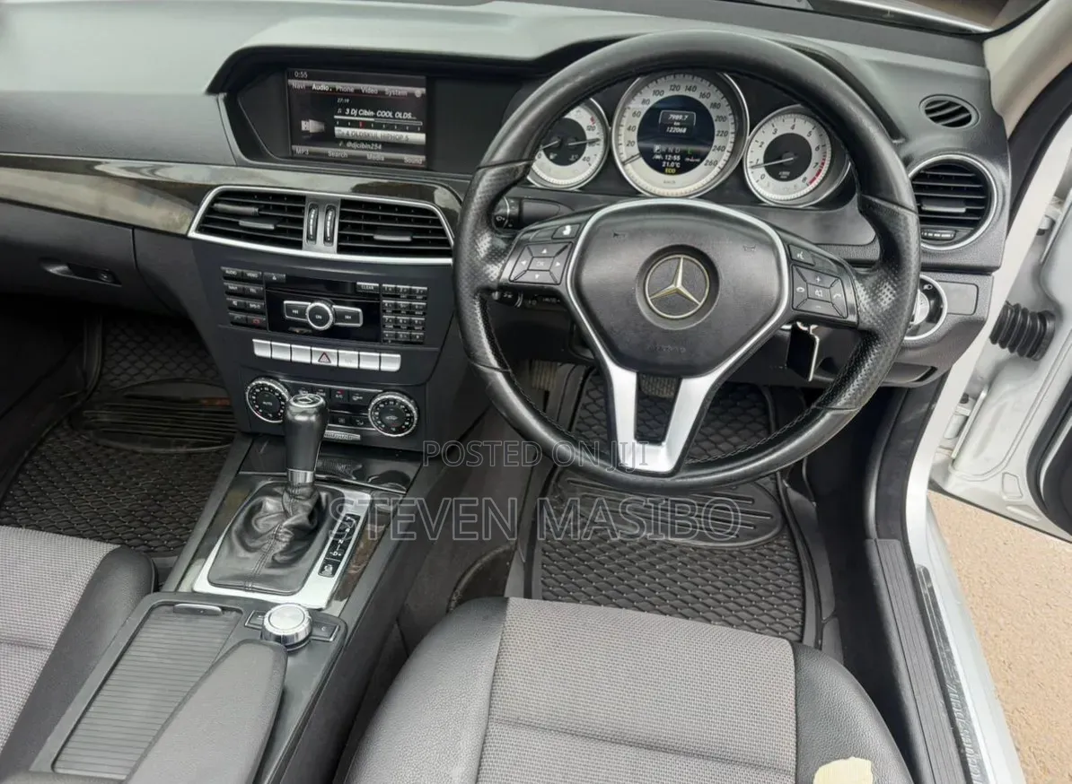 Mercedes-Benz C200 2013 Silver