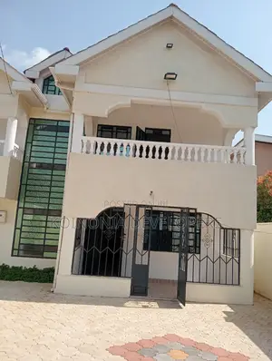 5bdrm Maisonette in Wind Ridge Estate for sale
