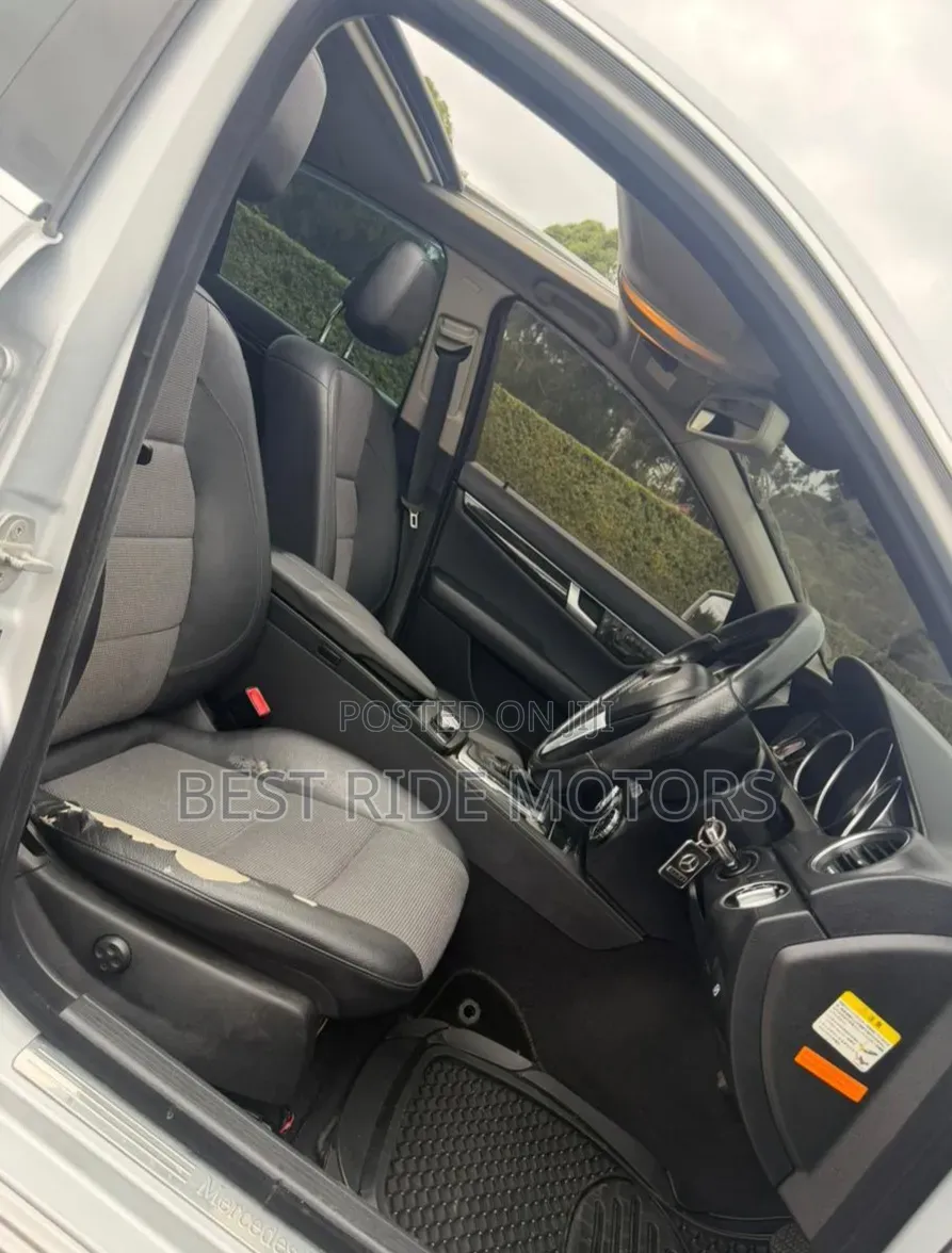 Mercedes-Benz C180 2013 Silver