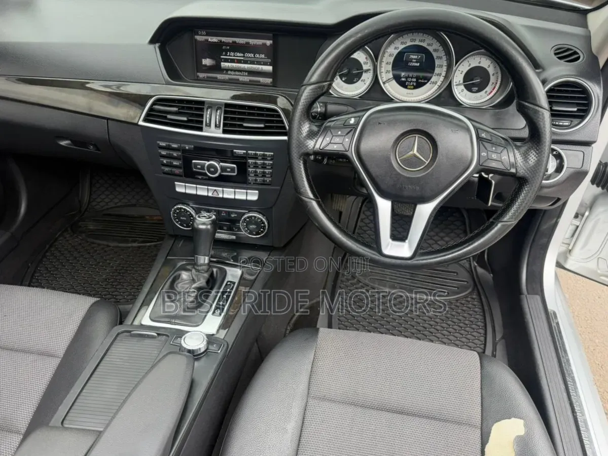 Mercedes-Benz C180 2013 Silver