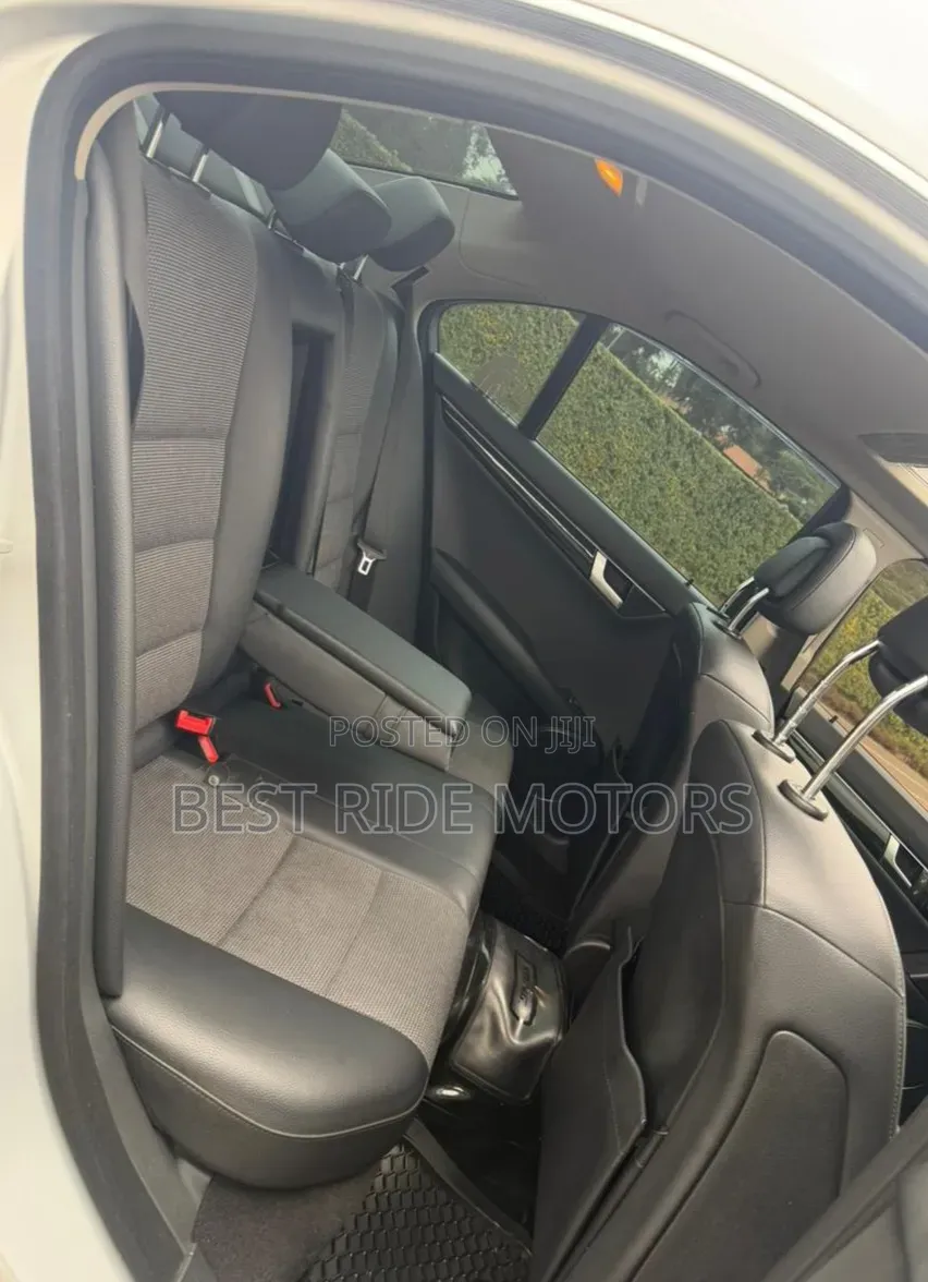 Mercedes-Benz C180 2013 Silver