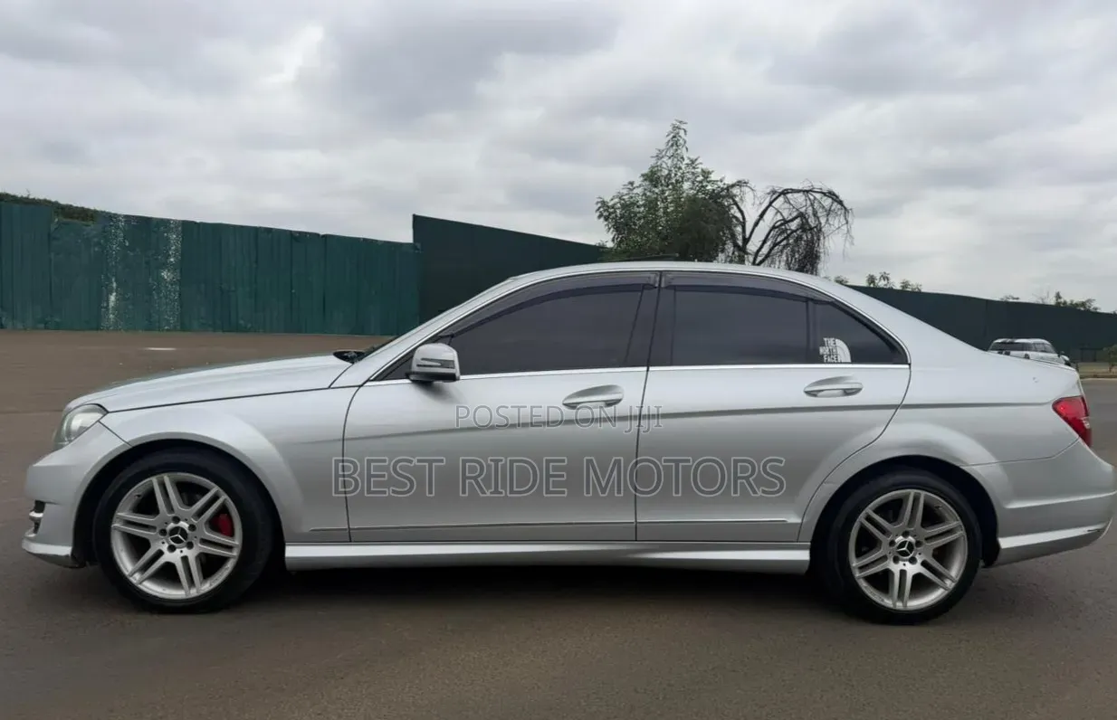 Mercedes-Benz C180 2013 Silver