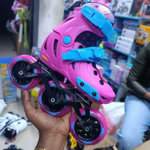 Adjustable Kids Triskates – Assorted Colours –Tp