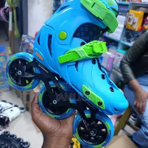 Adjustable Kids Triskates – Assorted Colours –Tp