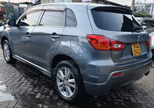 Mitsubishi RVR 2.0 2011 Gray