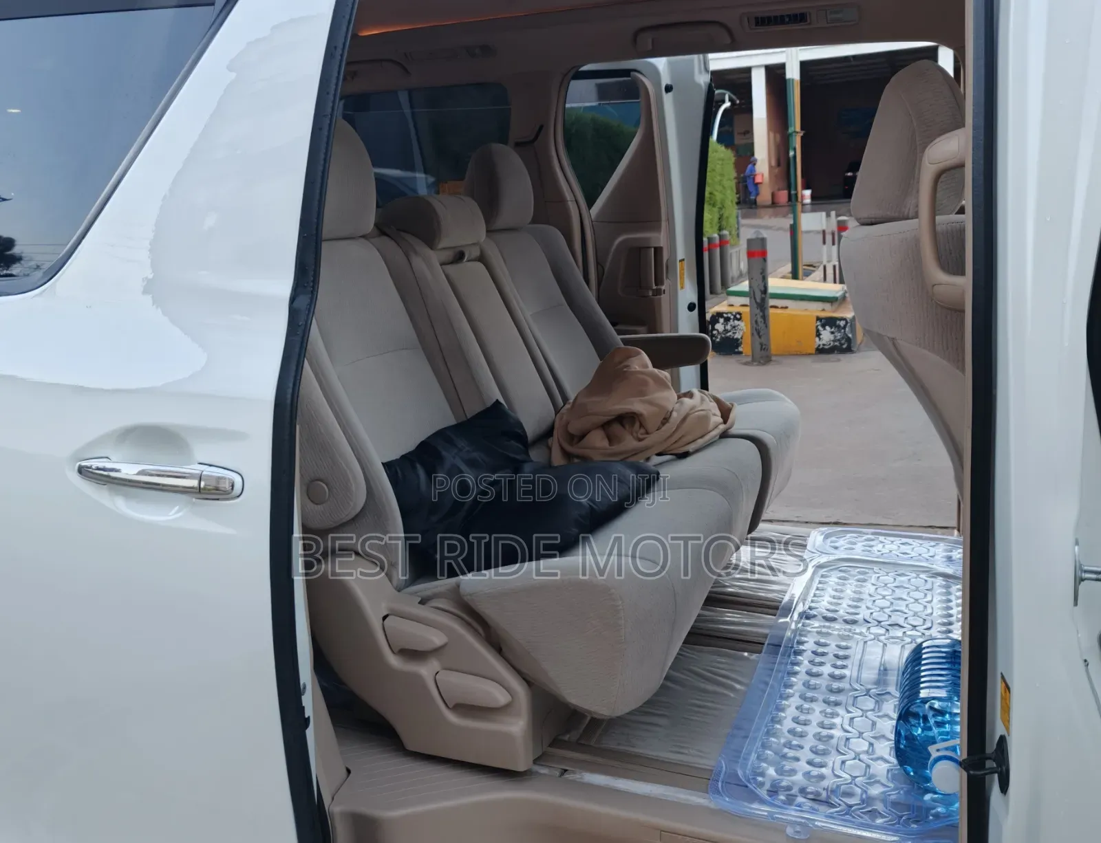 Toyota Vellfire 2012 White
