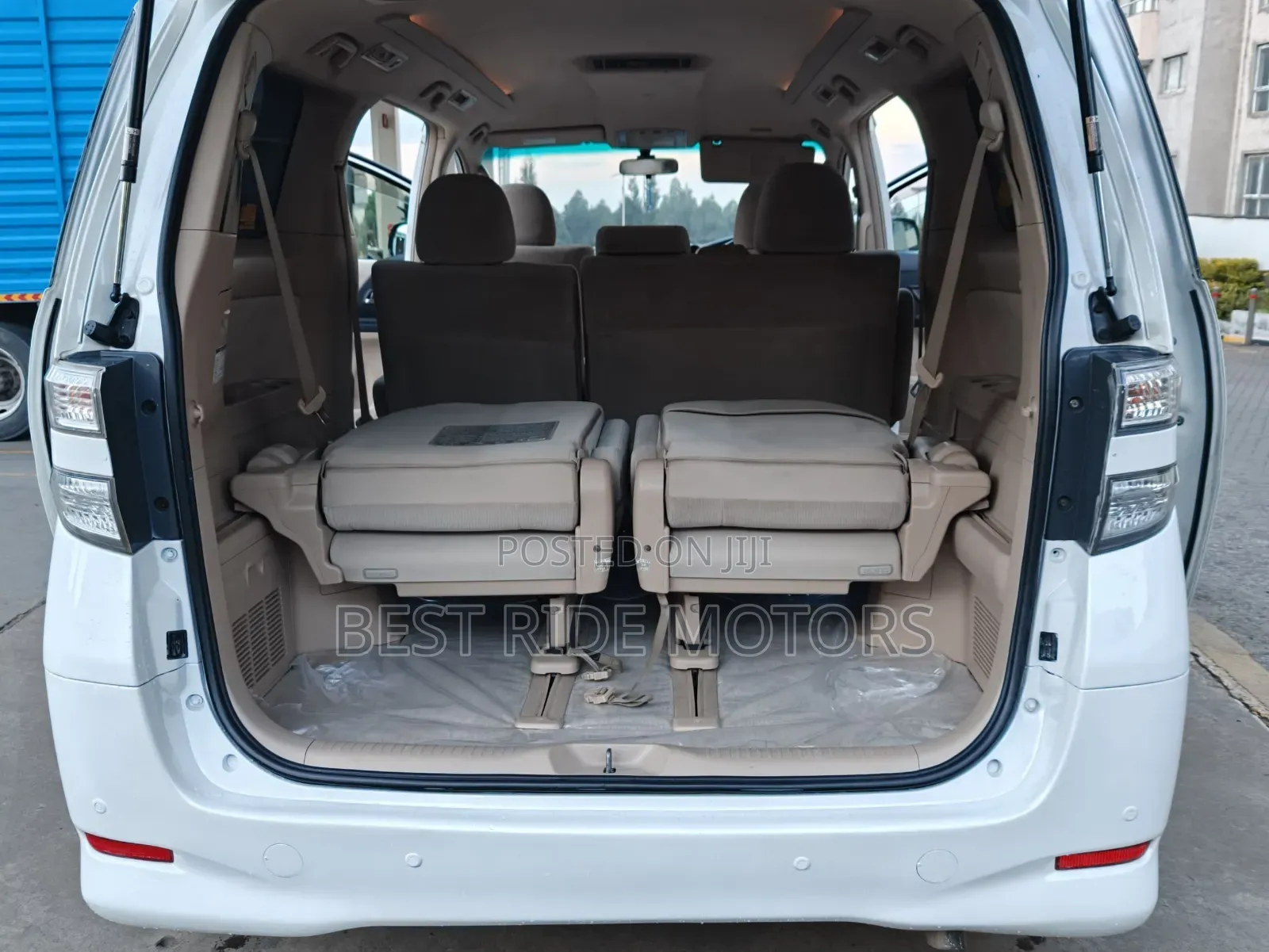 Toyota Vellfire 2012 White