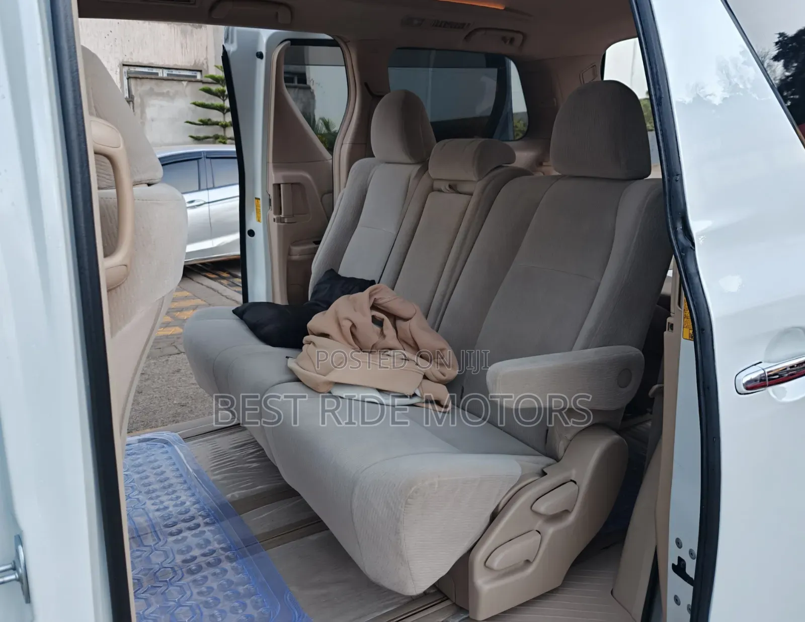 Toyota Vellfire 2012 White