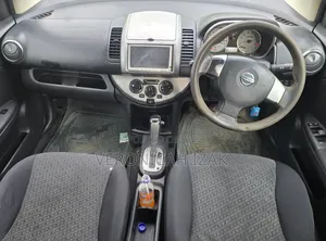Nissan Note 2011 Brown
