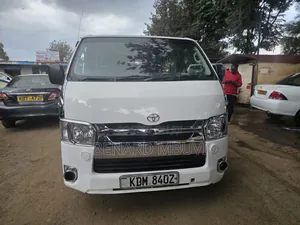 Toyota HiAce 2016 White