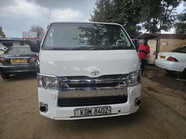 Toyota HiAce 2016 White