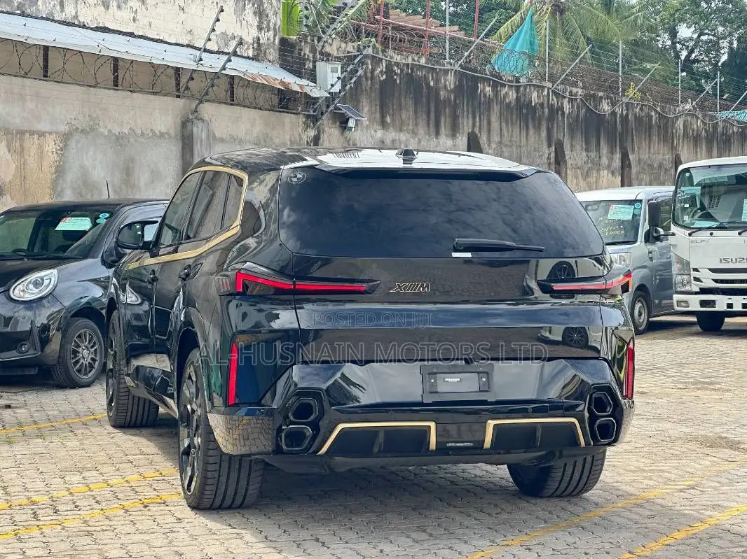 BMW XM Base AWD 2023 Black