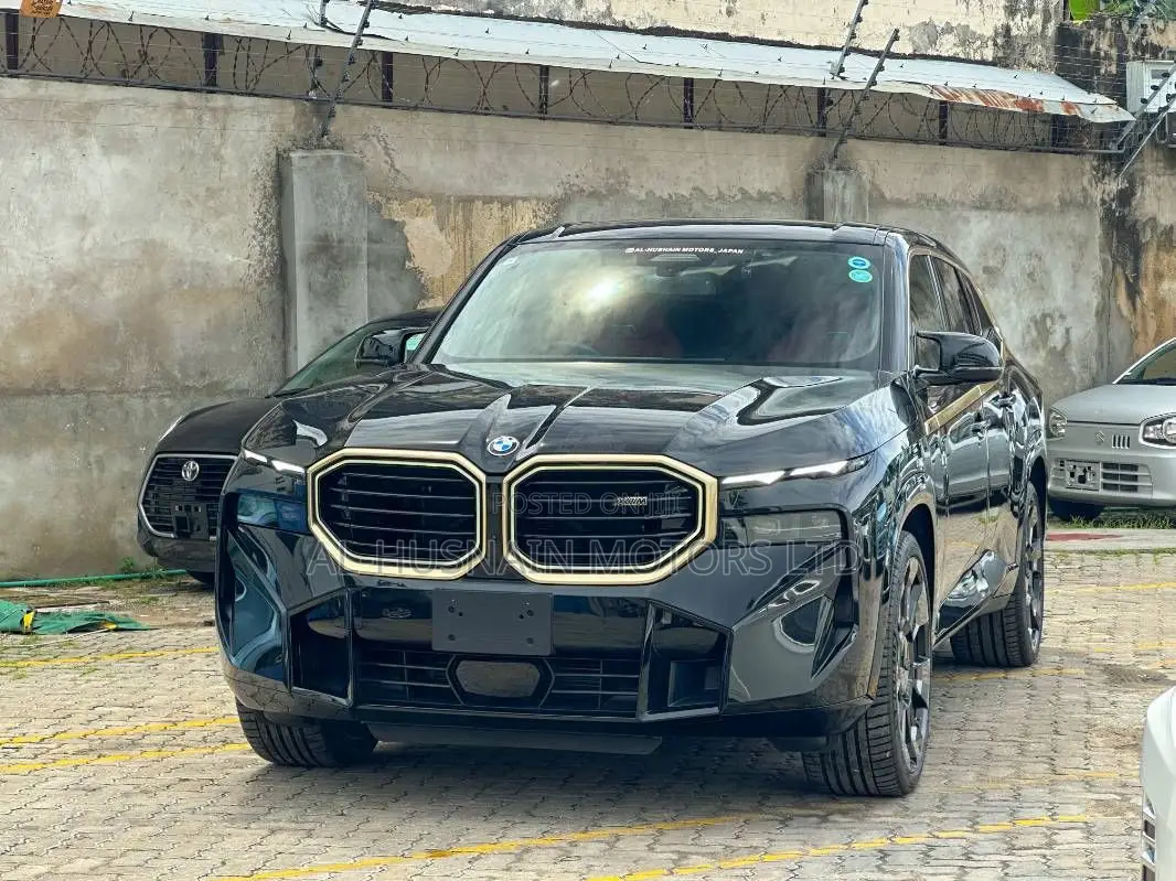 BMW XM Base AWD 2023 Black
