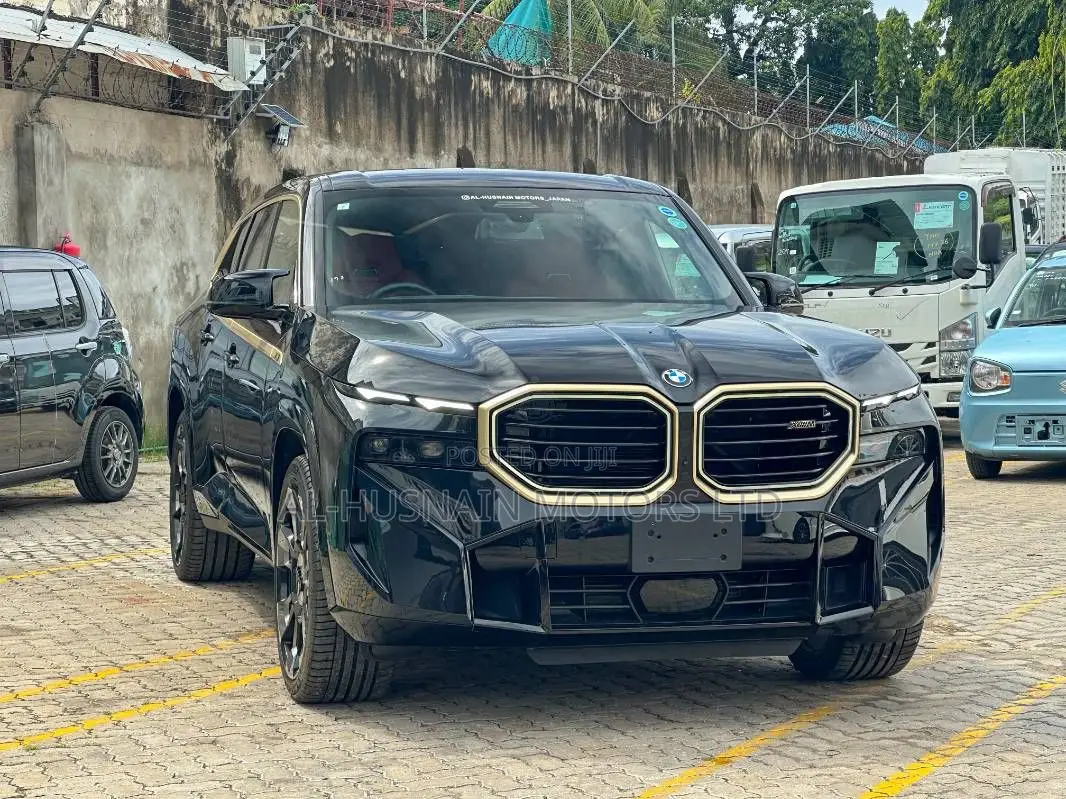 BMW XM Base AWD 2023 Black