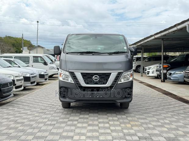 Nissan Caravan (Urvan) 2018 Grey - thumbnail 2