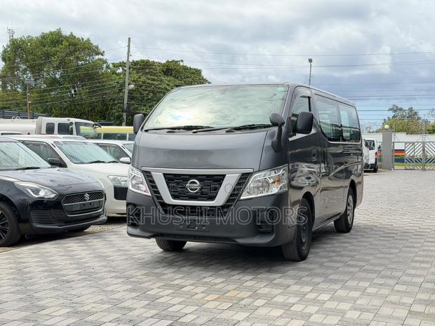 Nissan Caravan (Urvan) 2018 Grey - thumbnail 3