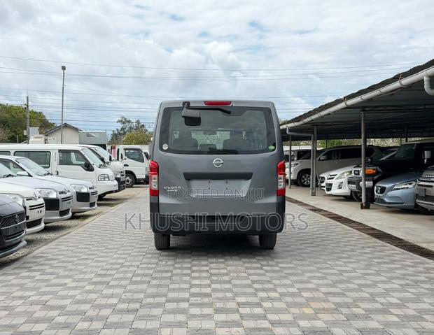 Nissan Caravan (Urvan) 2018 Grey - thumbnail 5