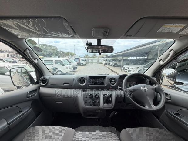 Nissan Caravan (Urvan) 2018 Grey - thumbnail 7