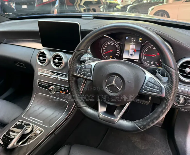 Mercedes-Benz C200 2018 Blue