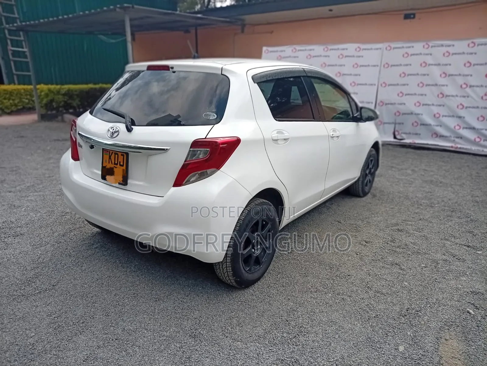 Toyota Vitz 2015 White
