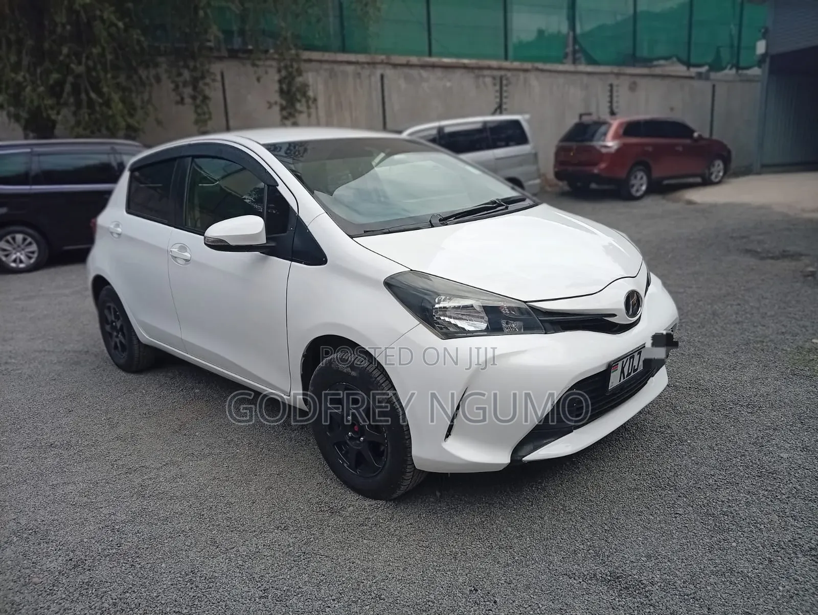 Toyota Vitz 2015 White
