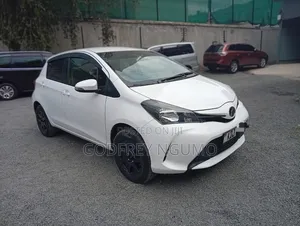 Toyota Vitz 2015 White