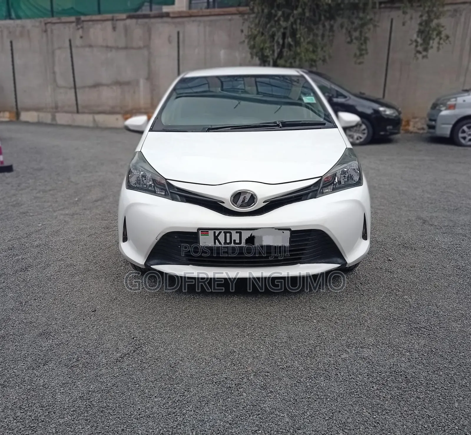 Toyota Vitz 2015 White