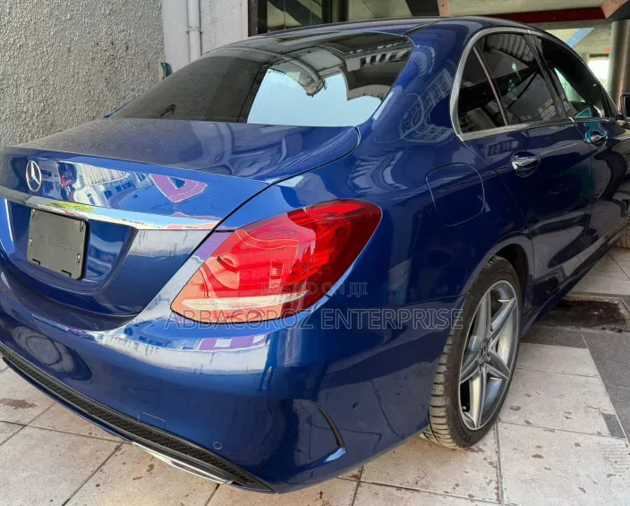 Mercedes-Benz C200 2018 Blue
