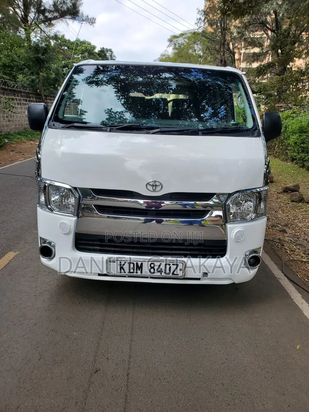 Toyota HiAce 2015 White